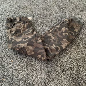 Cat & Jack army sweatpants 10